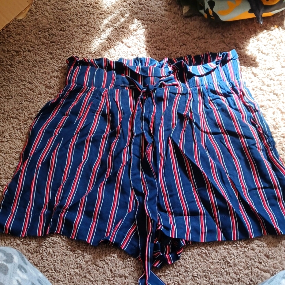 Way cute shorts w pockets